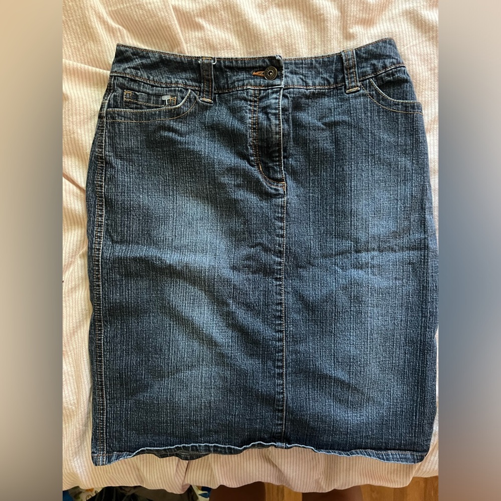 contrast Y2K denim skirt